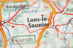 Leie bil Lons Le Saunier, Frankrike