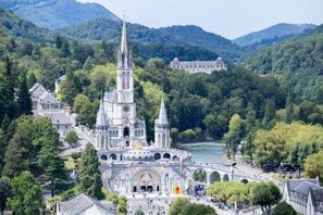 Leie bil Lourdes, Frankrike